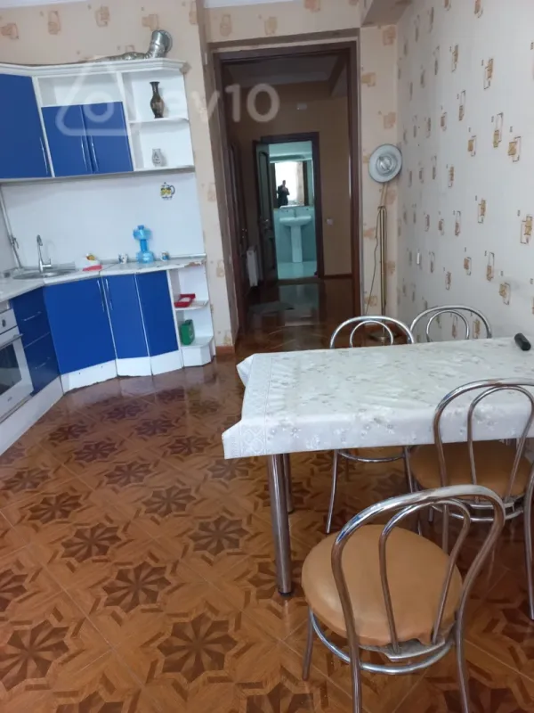 Kirayə verilir 3 otaqlı yeni tikili 135 m²