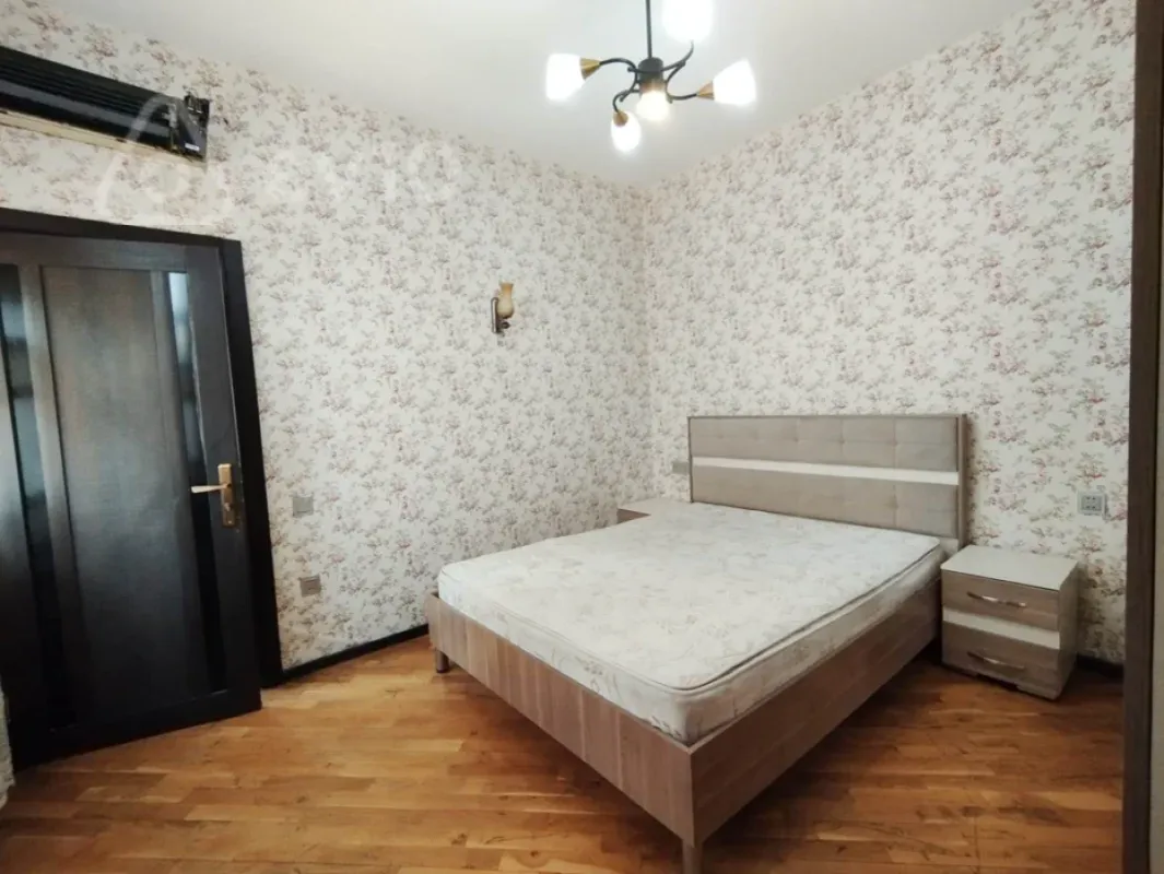 Kirayə verilir 2 otaqlı yeni tikili 75 m²