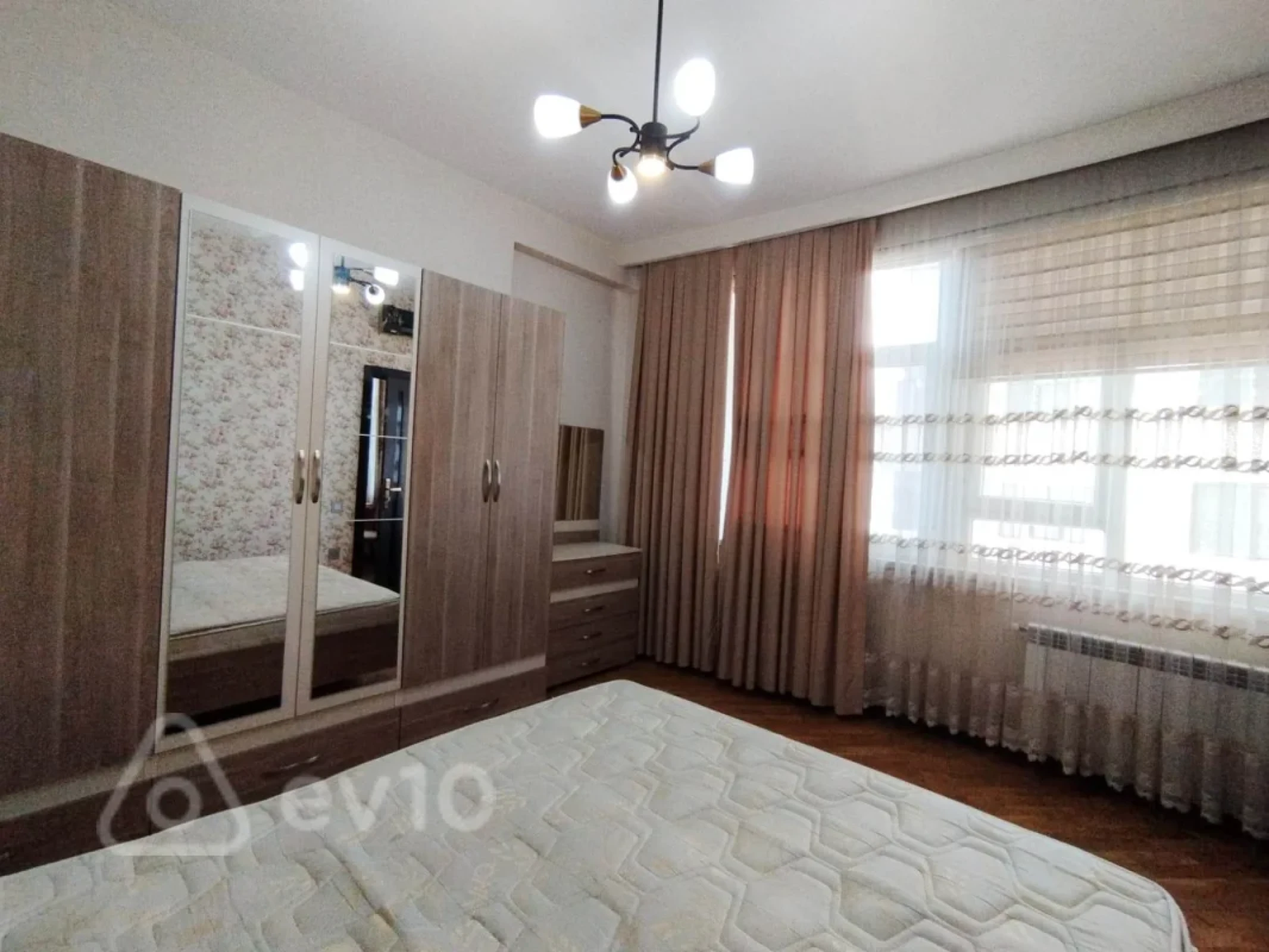 Kirayə verilir 2 otaqlı yeni tikili 75 m²