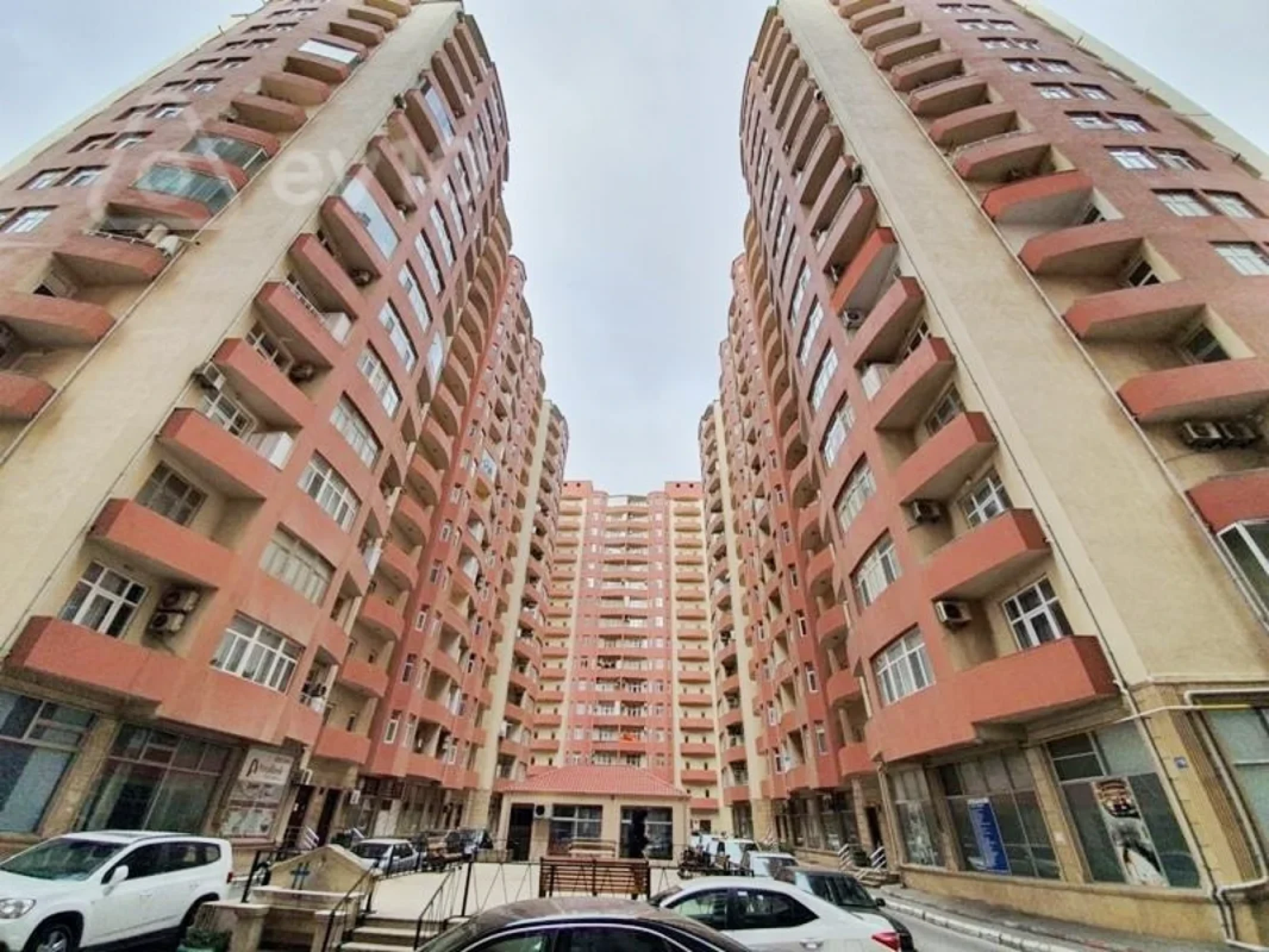 Kirayə verilir 2 otaqlı yeni tikili 75 m²