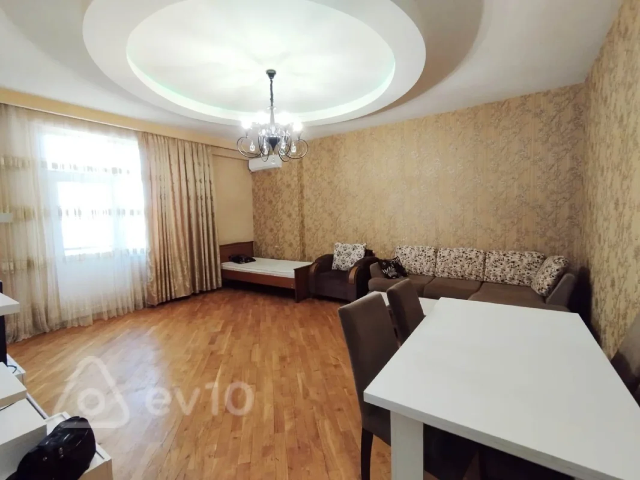 Kirayə verilir 2 otaqlı yeni tikili 75 m²