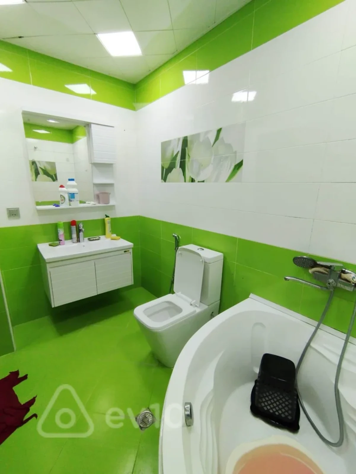 Kirayə verilir 2 otaqlı yeni tikili 75 m²