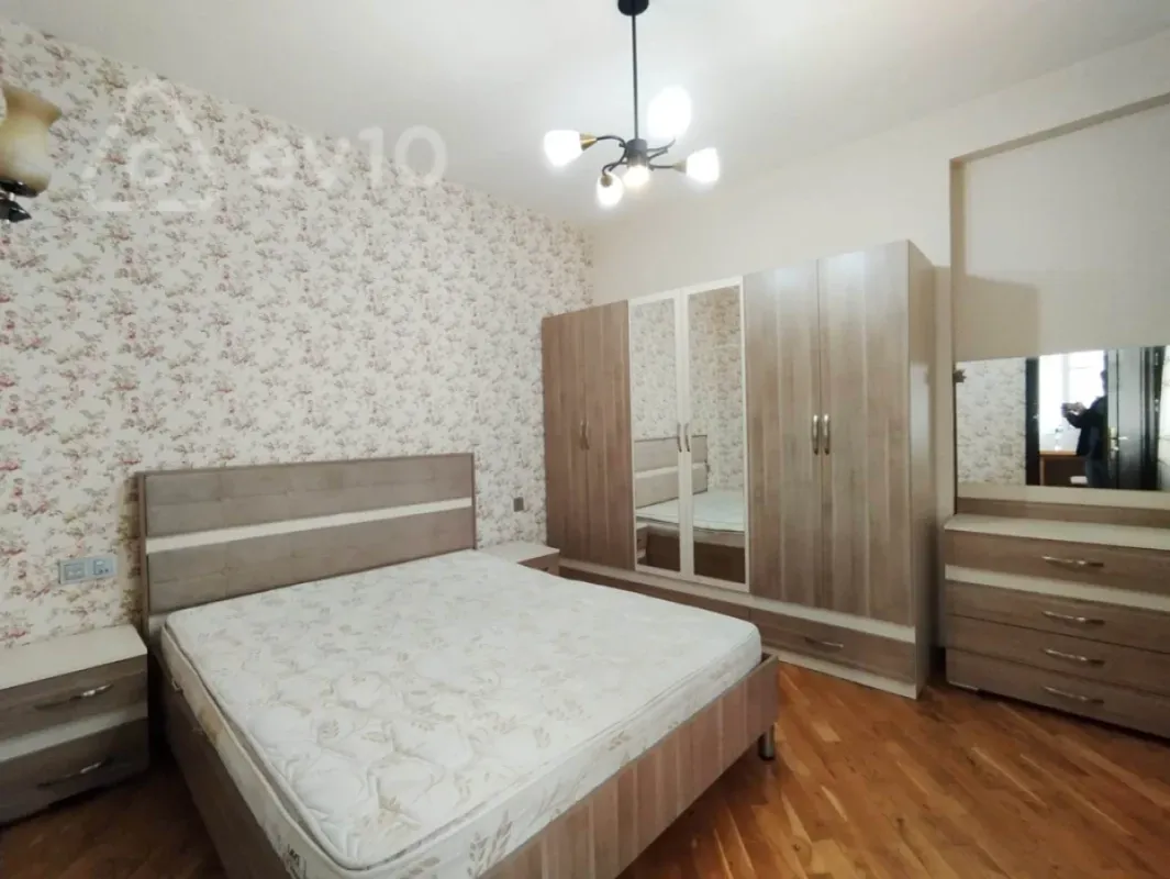 Kirayə verilir 2 otaqlı yeni tikili 75 m²
