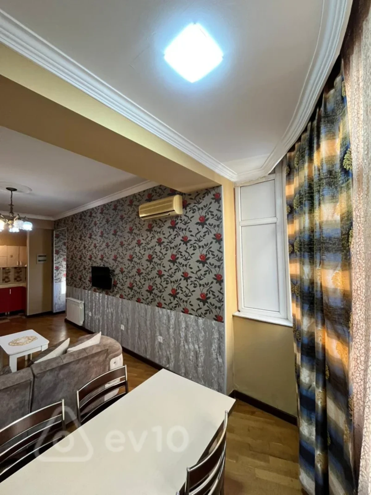 Kirayə verilir 2 otaqlı yeni tikili 90 m²