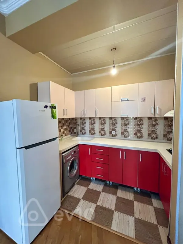 Kirayə verilir 2 otaqlı yeni tikili 90 m²