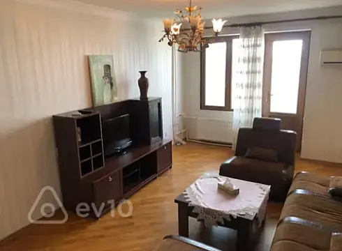 Satılır 2 otaqlı köhnə tikili 60 m²