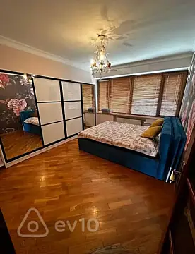 Satılır 2 otaqlı köhnə tikili 60 m²