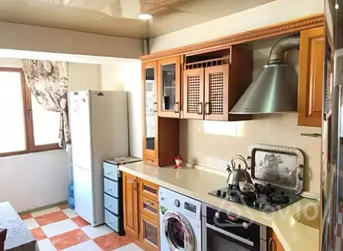 Satılır 2 otaqlı köhnə tikili 60 m²