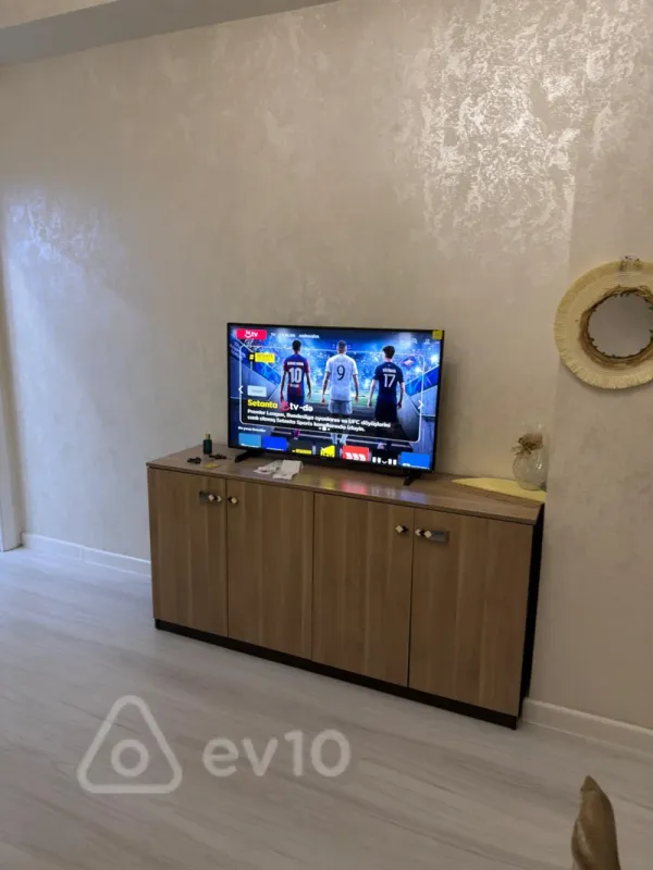 Kirayə verilir 2 otaqlı yeni tikili 50 m²