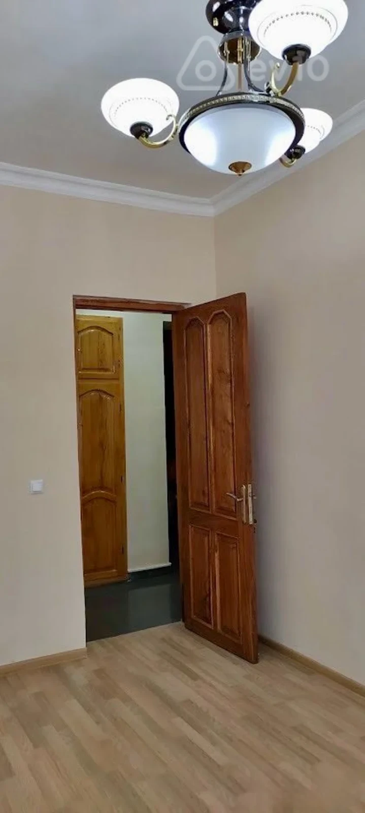 Satılır 5 otaqlı köhnə tikili 160 m²