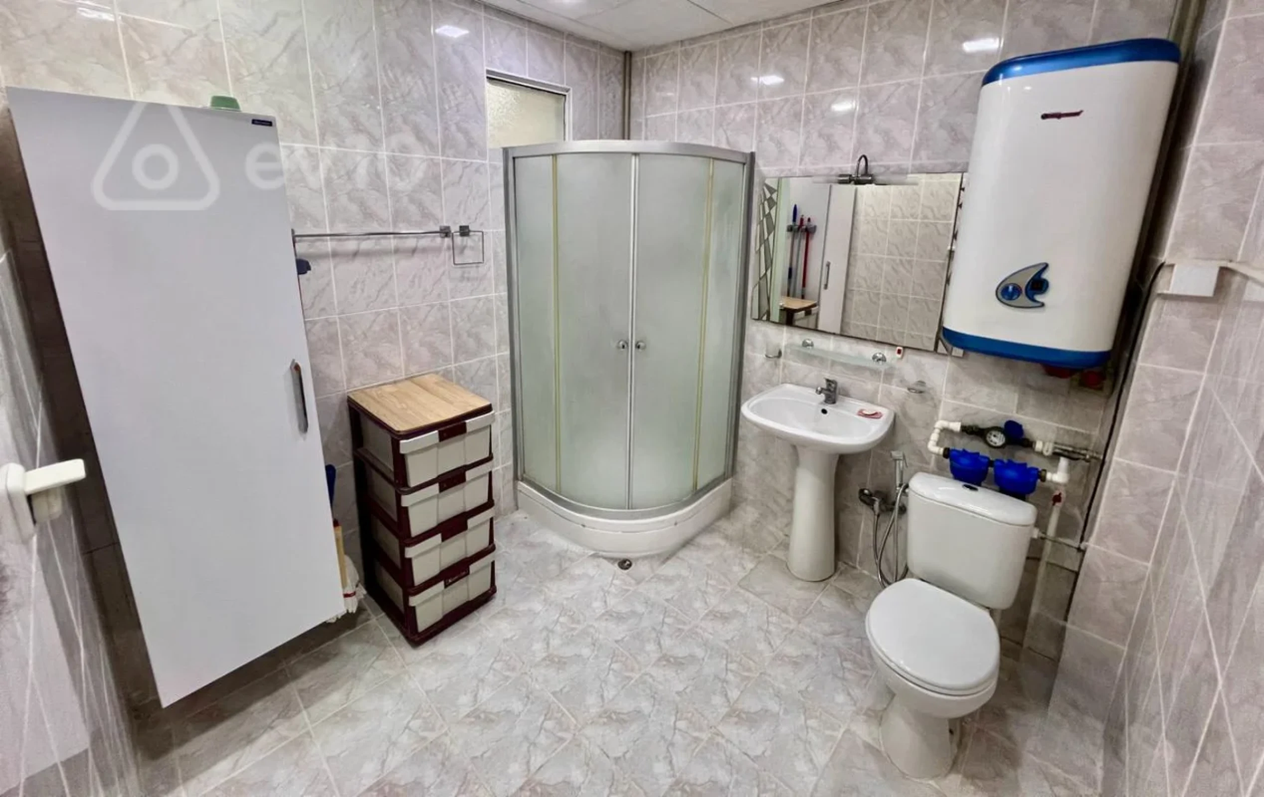 Satılır 5 otaqlı köhnə tikili 160 m²