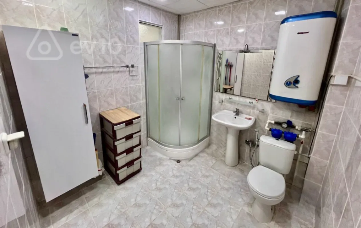 Satılır 5 otaqlı köhnə tikili 160 m²
