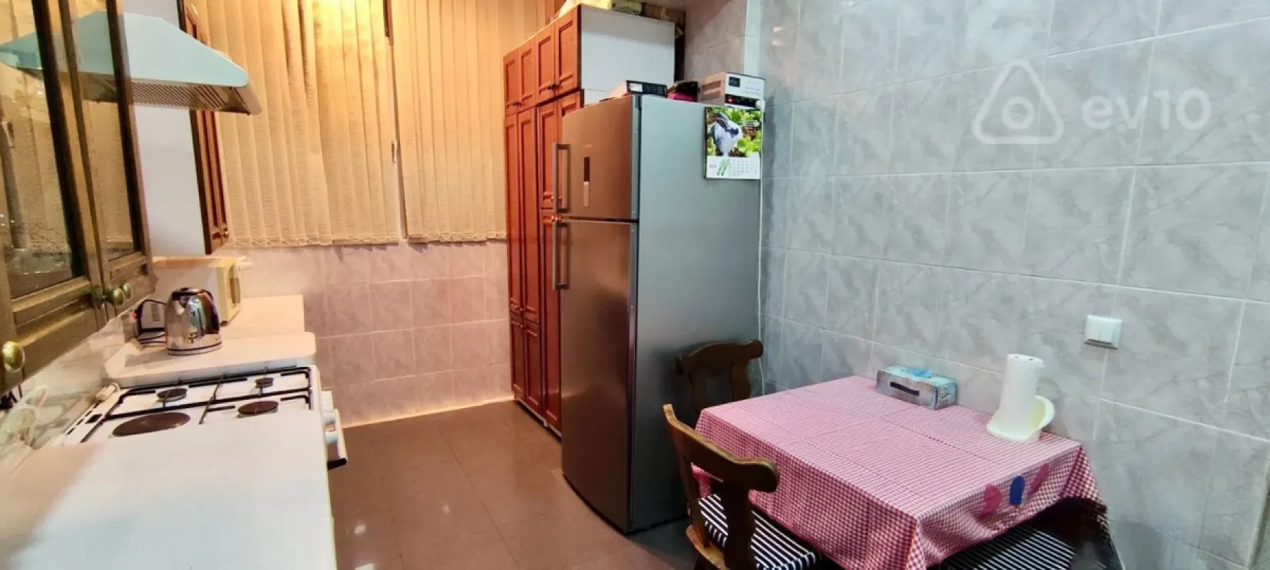 Satılır 5 otaqlı köhnə tikili 160 m²