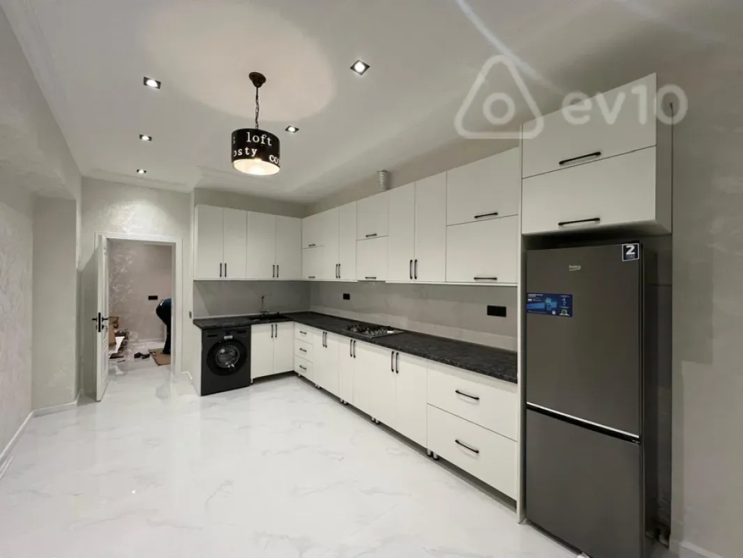 Kirayə verilir 3 otaqlı yeni tikili 115 m²