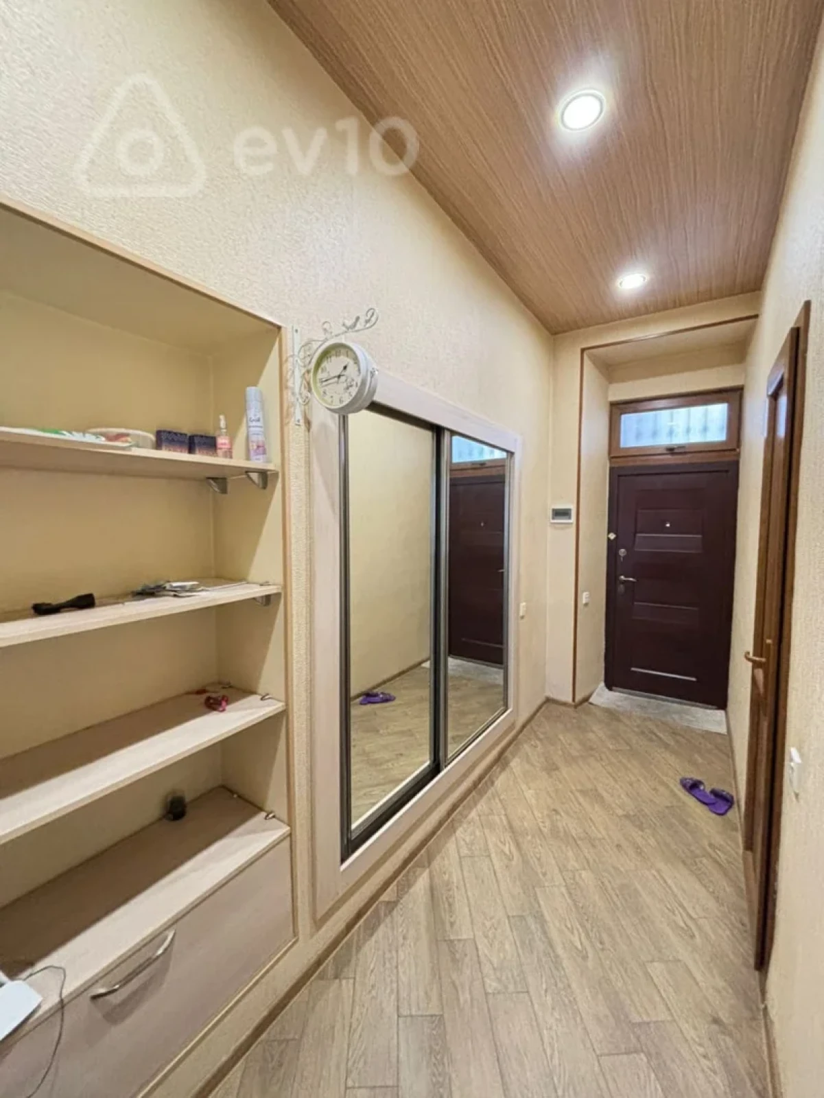 Kirayə verilir 2 otaqlı köhnə tikili 75 m²
