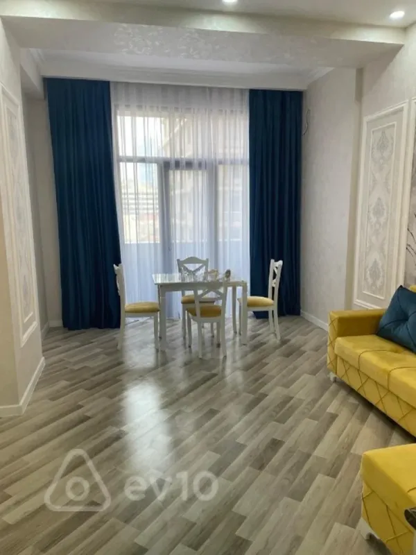 Kirayə verilir 2 otaqlı yeni tikili 70 m²