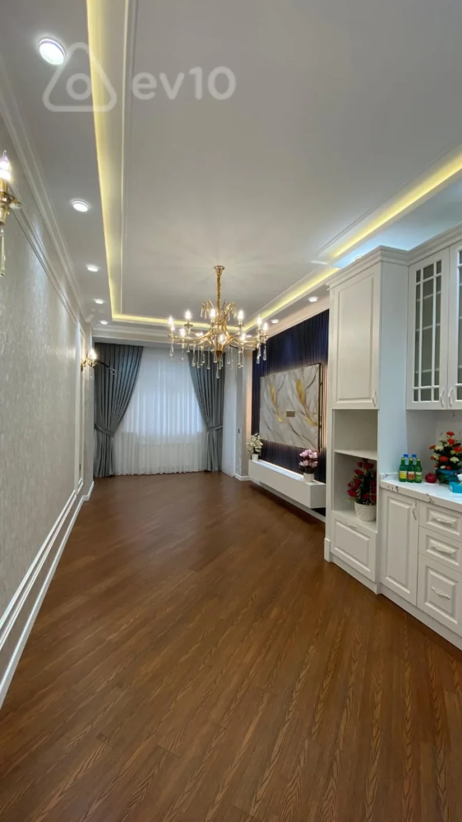 Satılır 3 otaqlı yeni tikili 105 m²