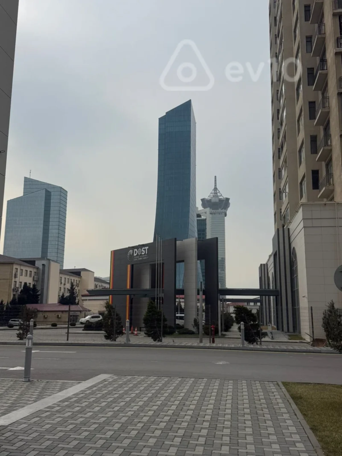 Kirayə verilir 3 otaqlı yeni tikili 172 m²