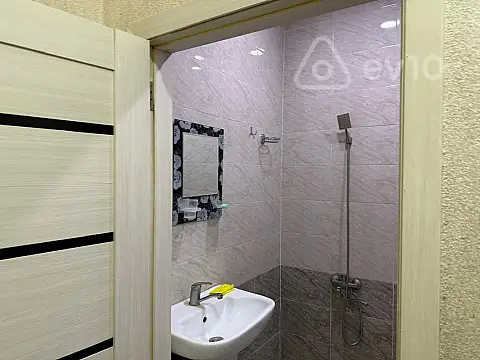 Kirayə verilir 1 otaqlı yeni tikili 30 m²