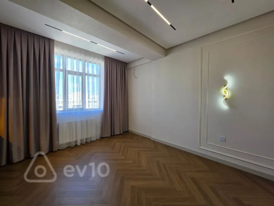 Satılır 3 otaqlı yeni tikili 120 m²