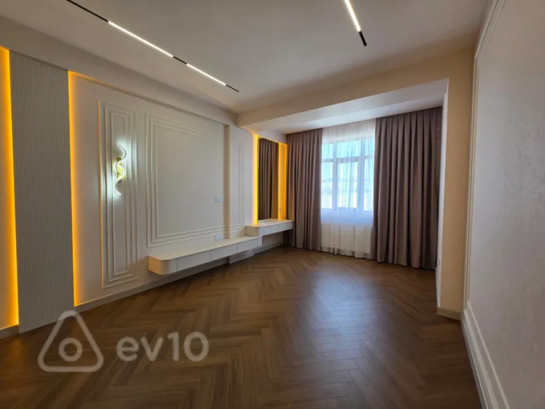 Satılır 3 otaqlı yeni tikili 120 m²