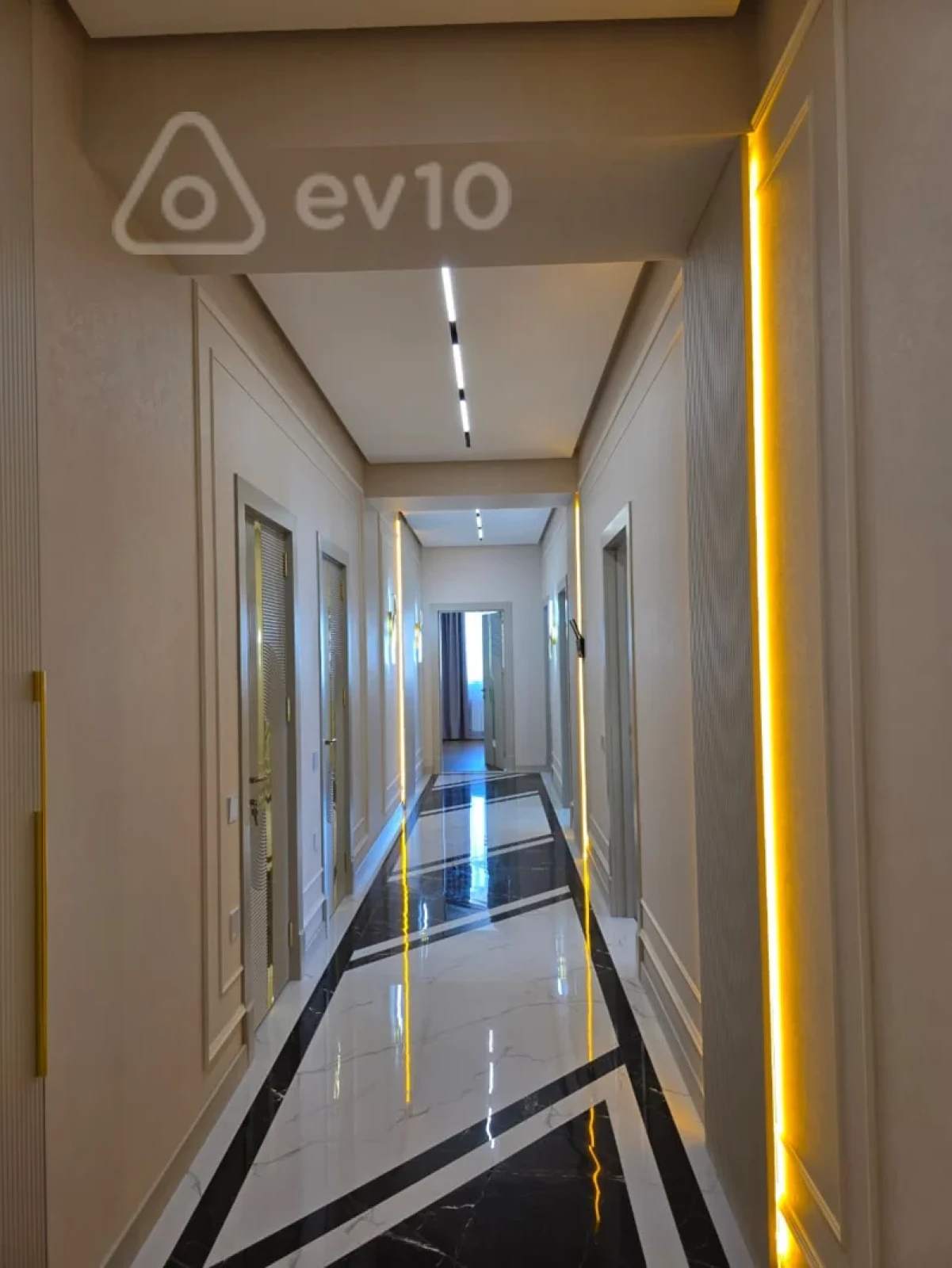 Satılır 3 otaqlı yeni tikili 120 m²