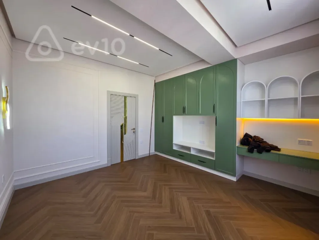 Satılır 3 otaqlı yeni tikili 120 m²