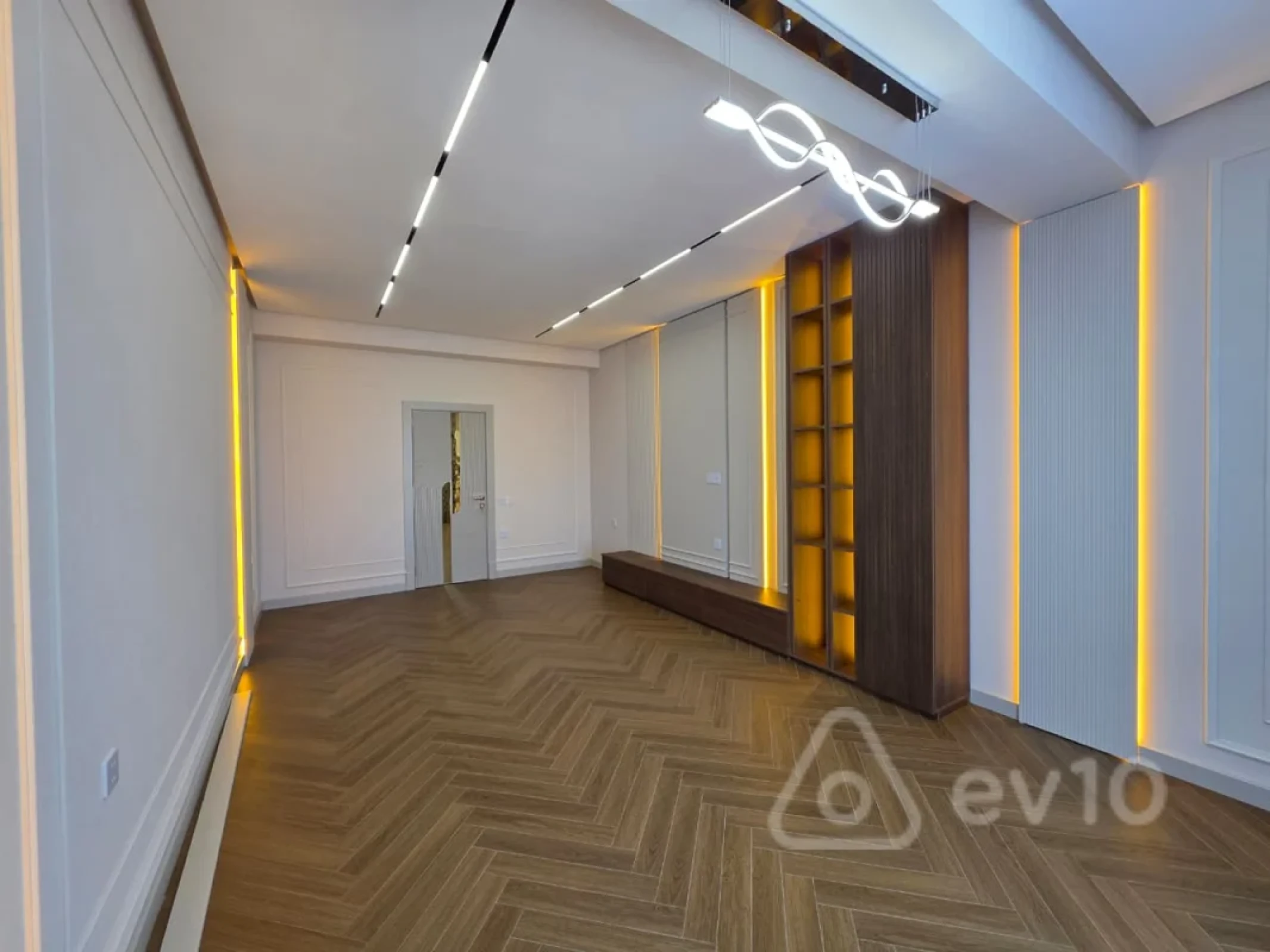 Satılır 3 otaqlı yeni tikili 120 m²