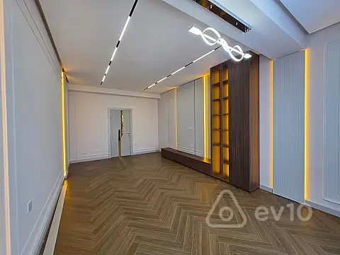 Satılır 3 otaqlı yeni tikili 120 m²