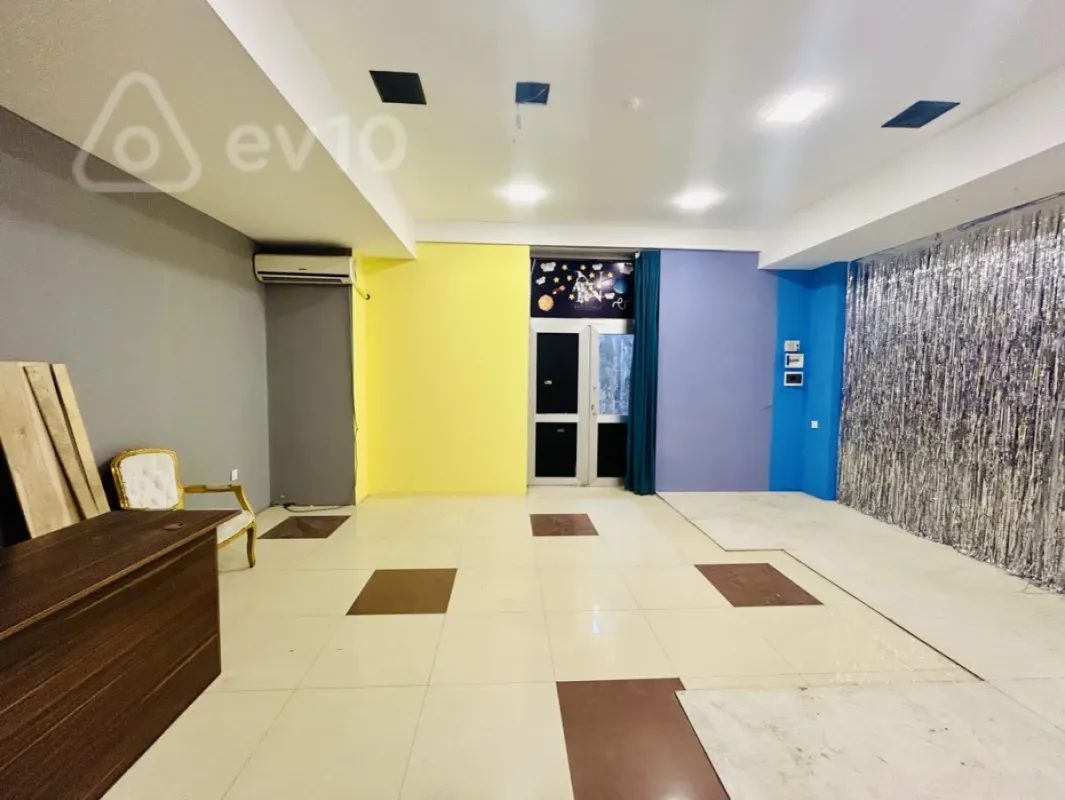 Kirayə verilir 2 otaqlı ofis 55 m²