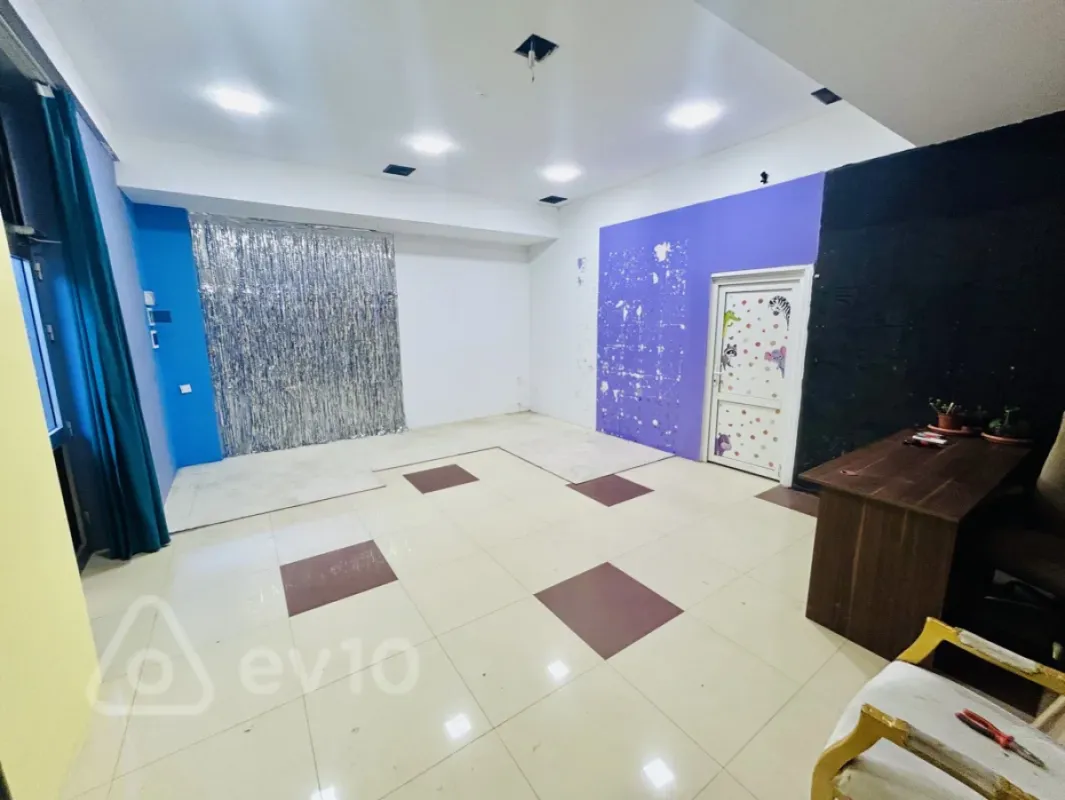 Kirayə verilir 2 otaqlı ofis 55 m²