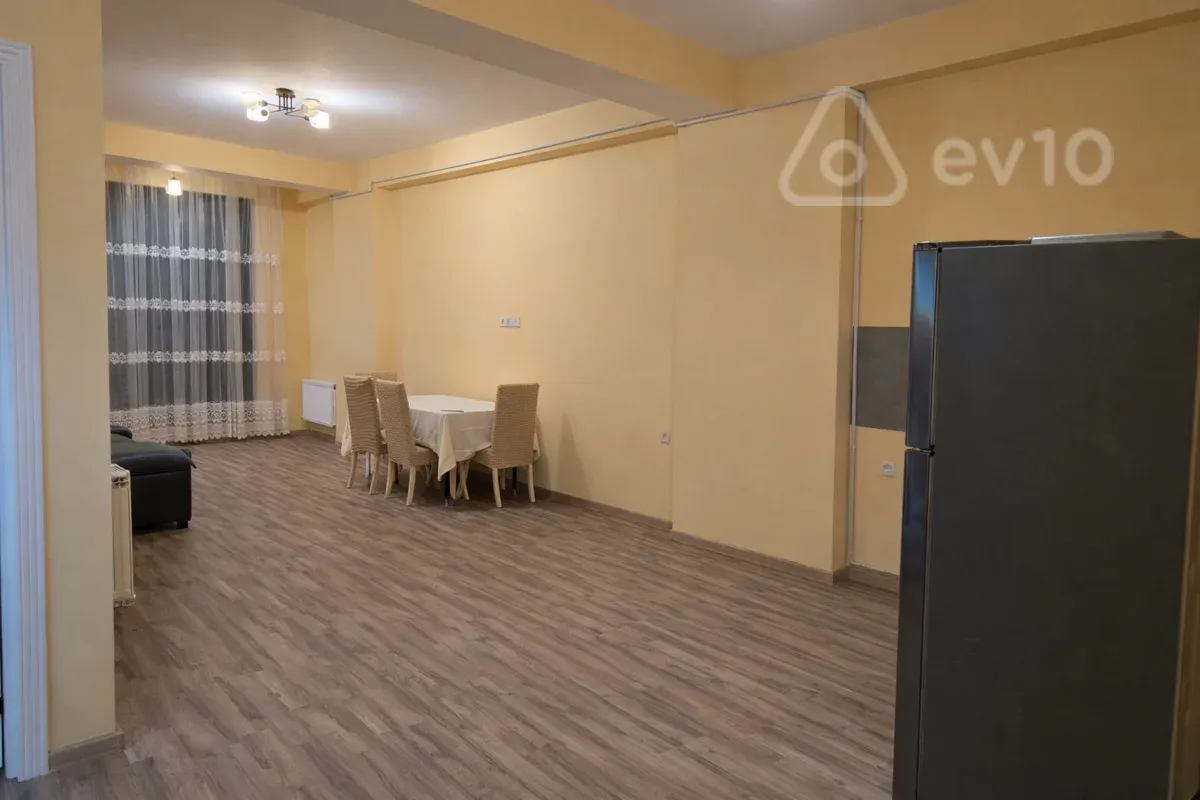 Kirayə verilir 2 otaqlı yeni tikili 65 m²
