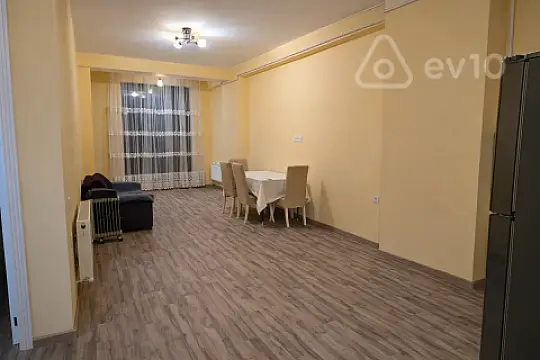 Kirayə verilir 2 otaqlı yeni tikili 65 m²