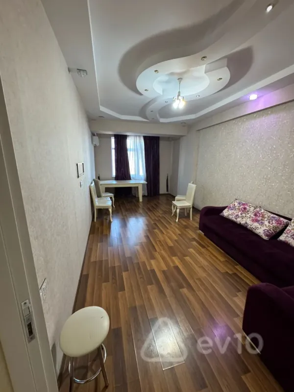 Kirayə verilir 2 otaqlı yeni tikili 70 m²