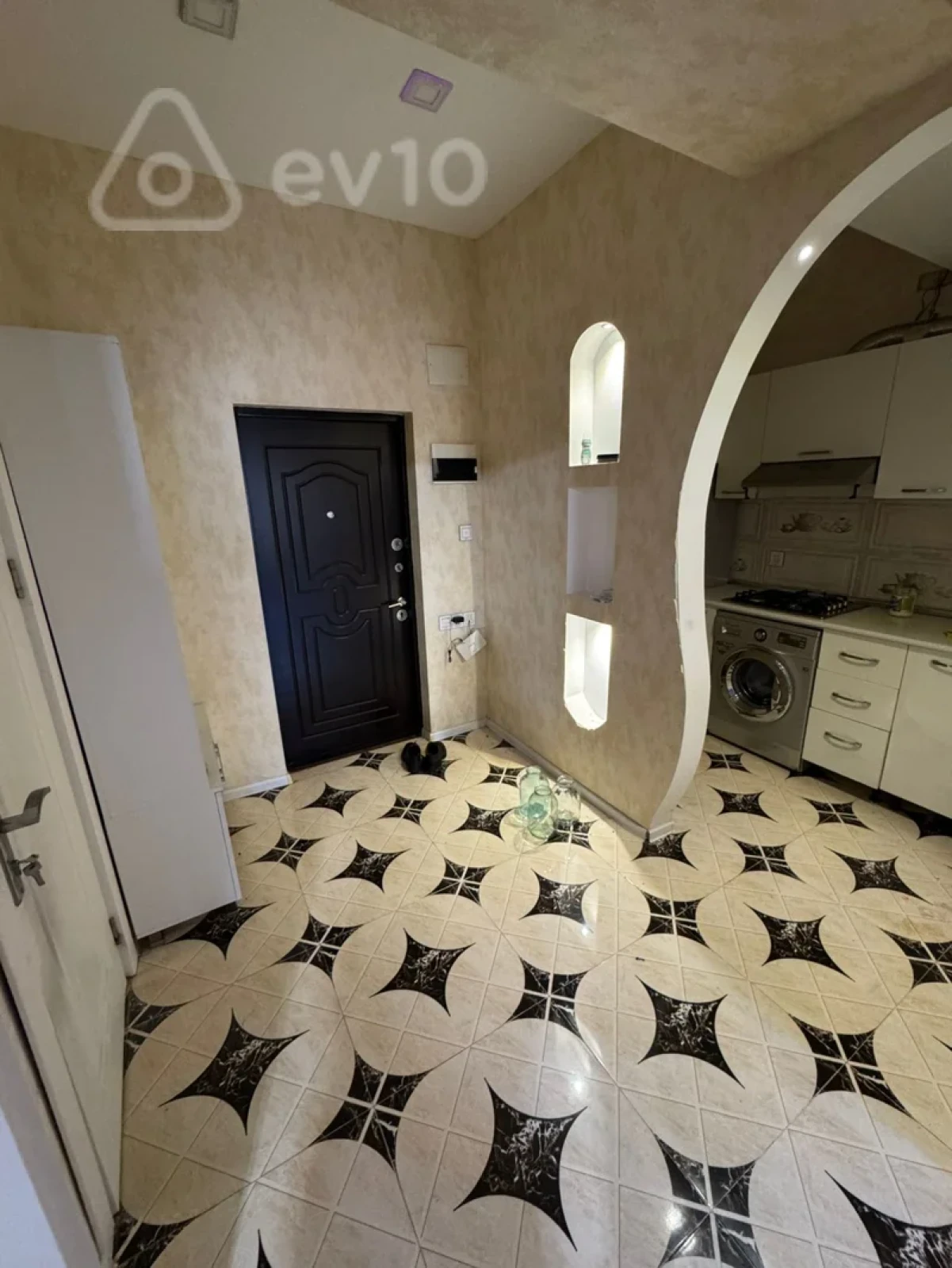 Kirayə verilir 2 otaqlı yeni tikili 70 m²