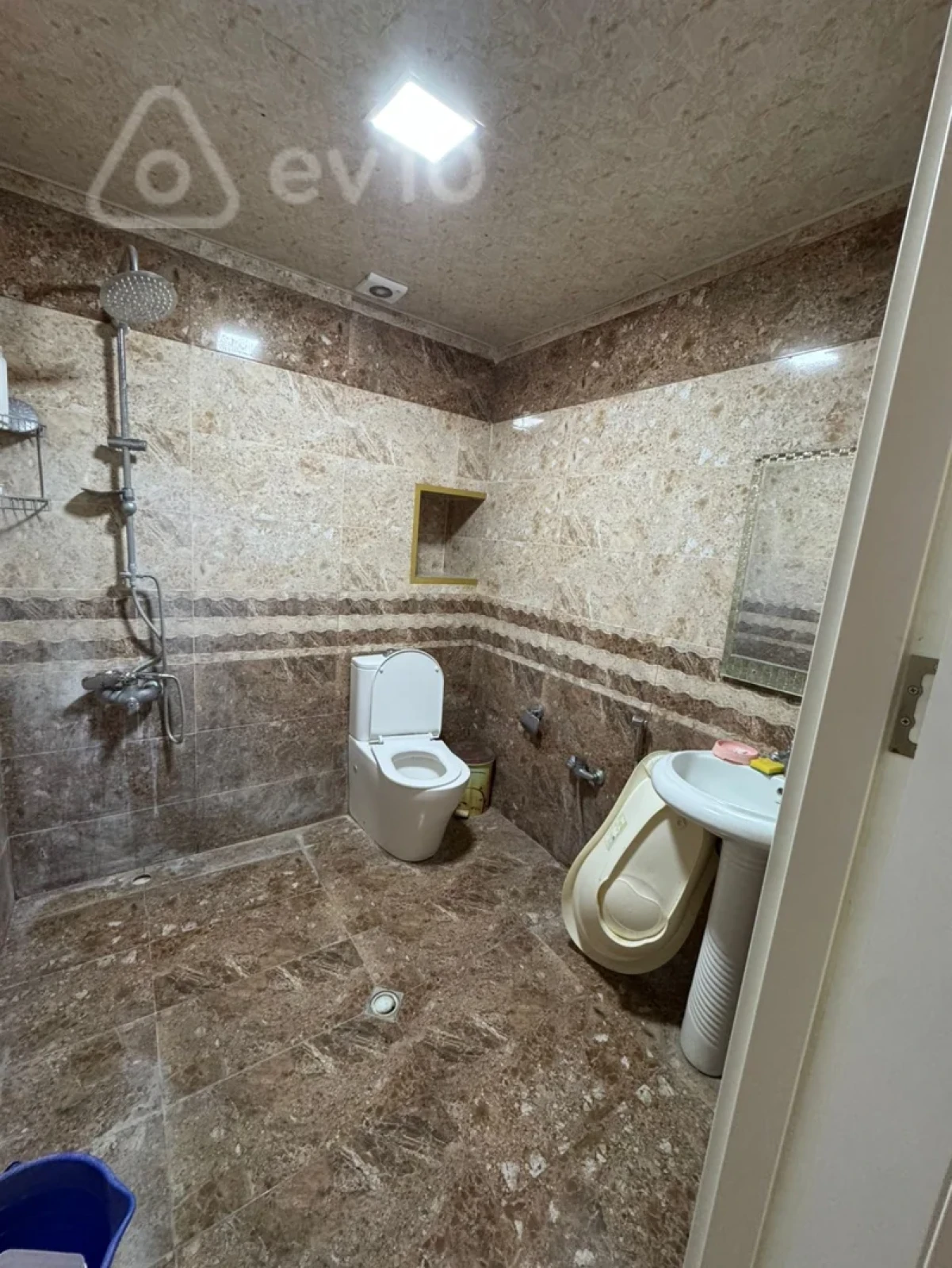 Kirayə verilir 2 otaqlı yeni tikili 70 m²