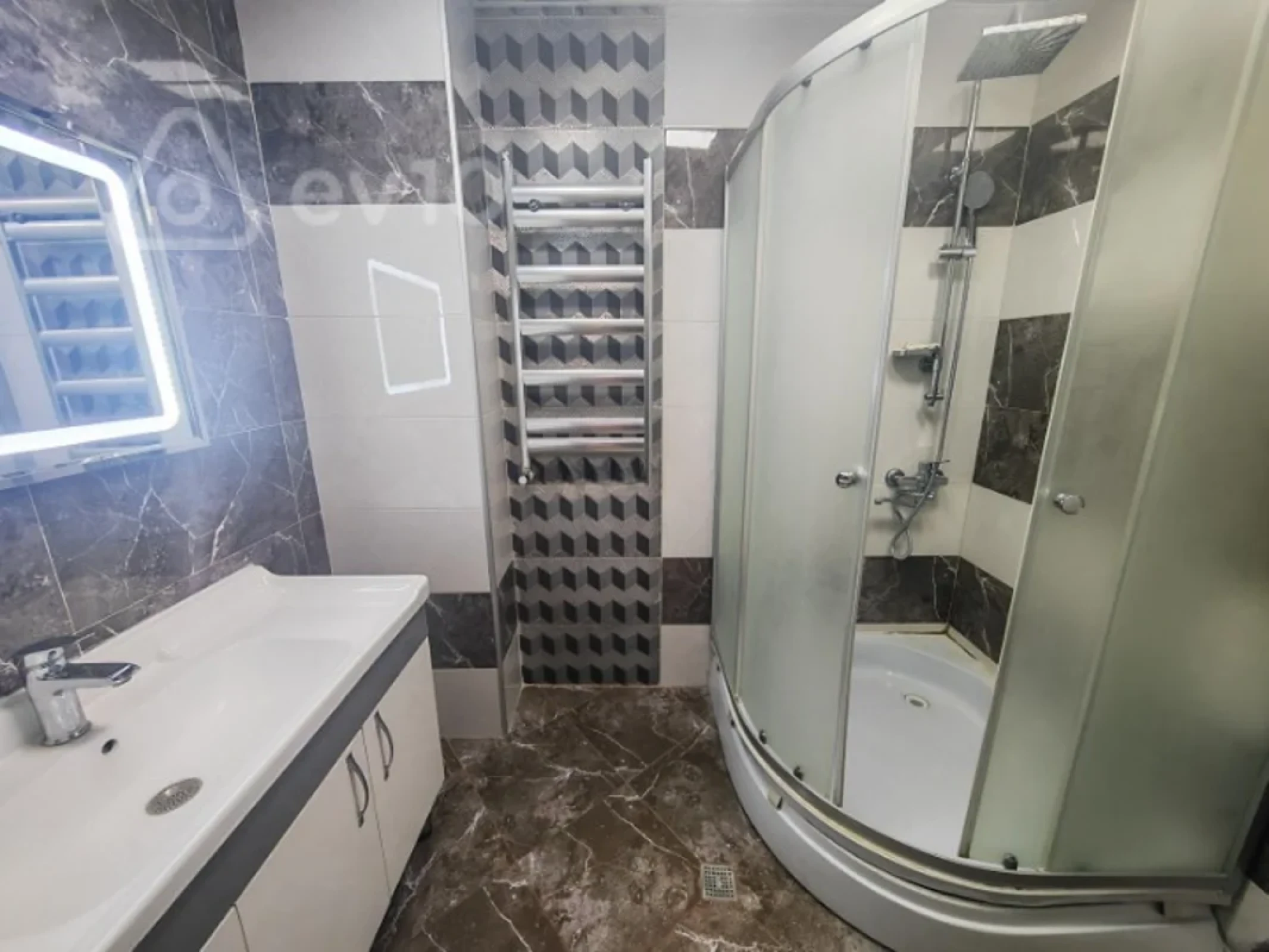 Kirayə verilir 3 otaqlı yeni tikili 95 m²