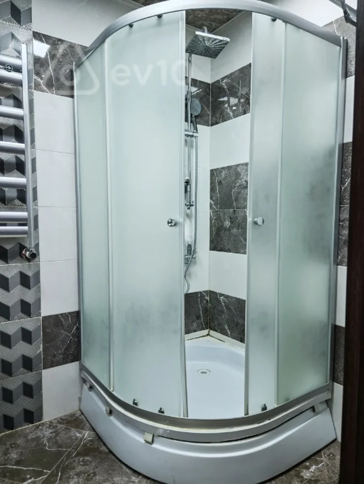 Kirayə verilir 3 otaqlı yeni tikili 95 m²