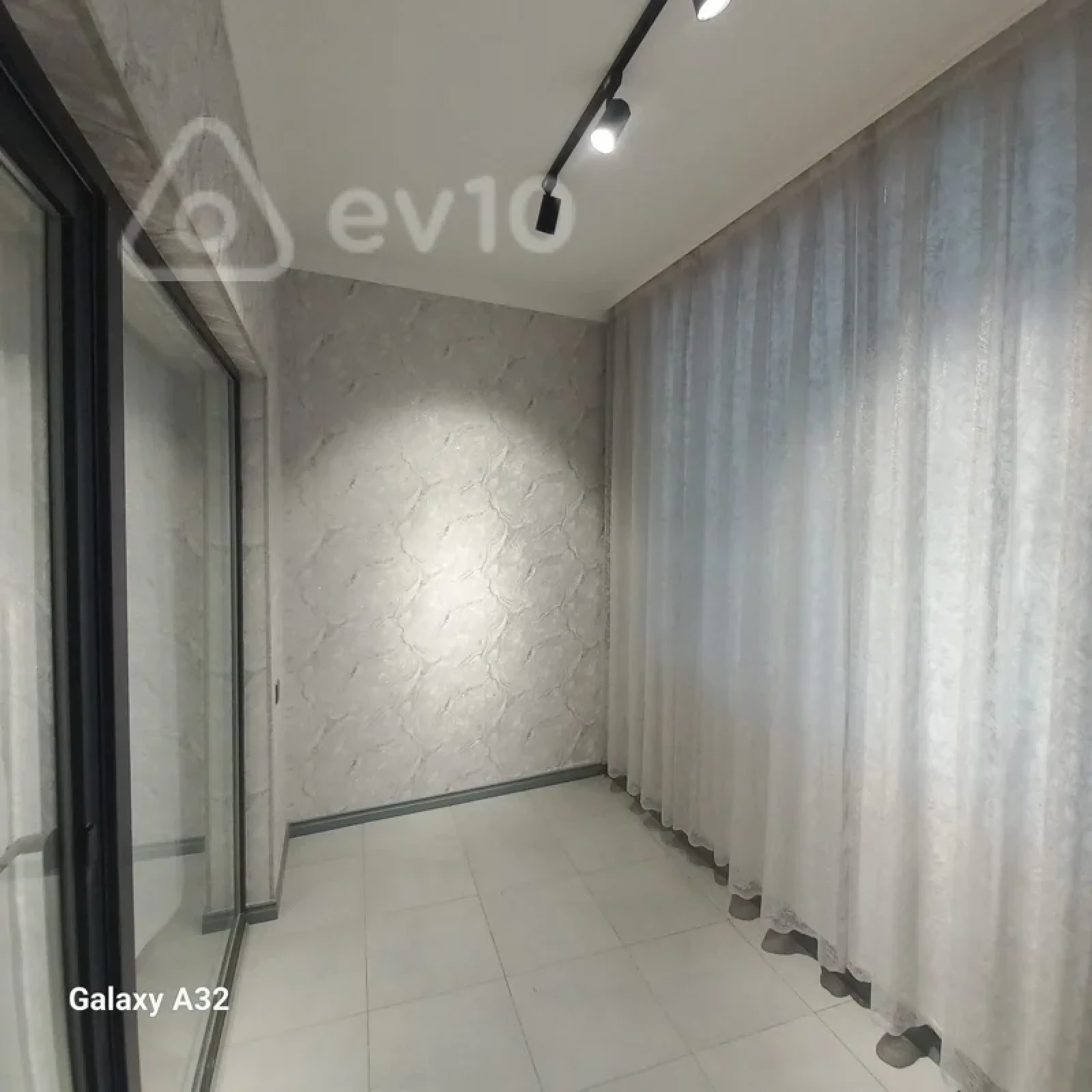 Kirayə verilir 3 otaqlı yeni tikili 90 m²