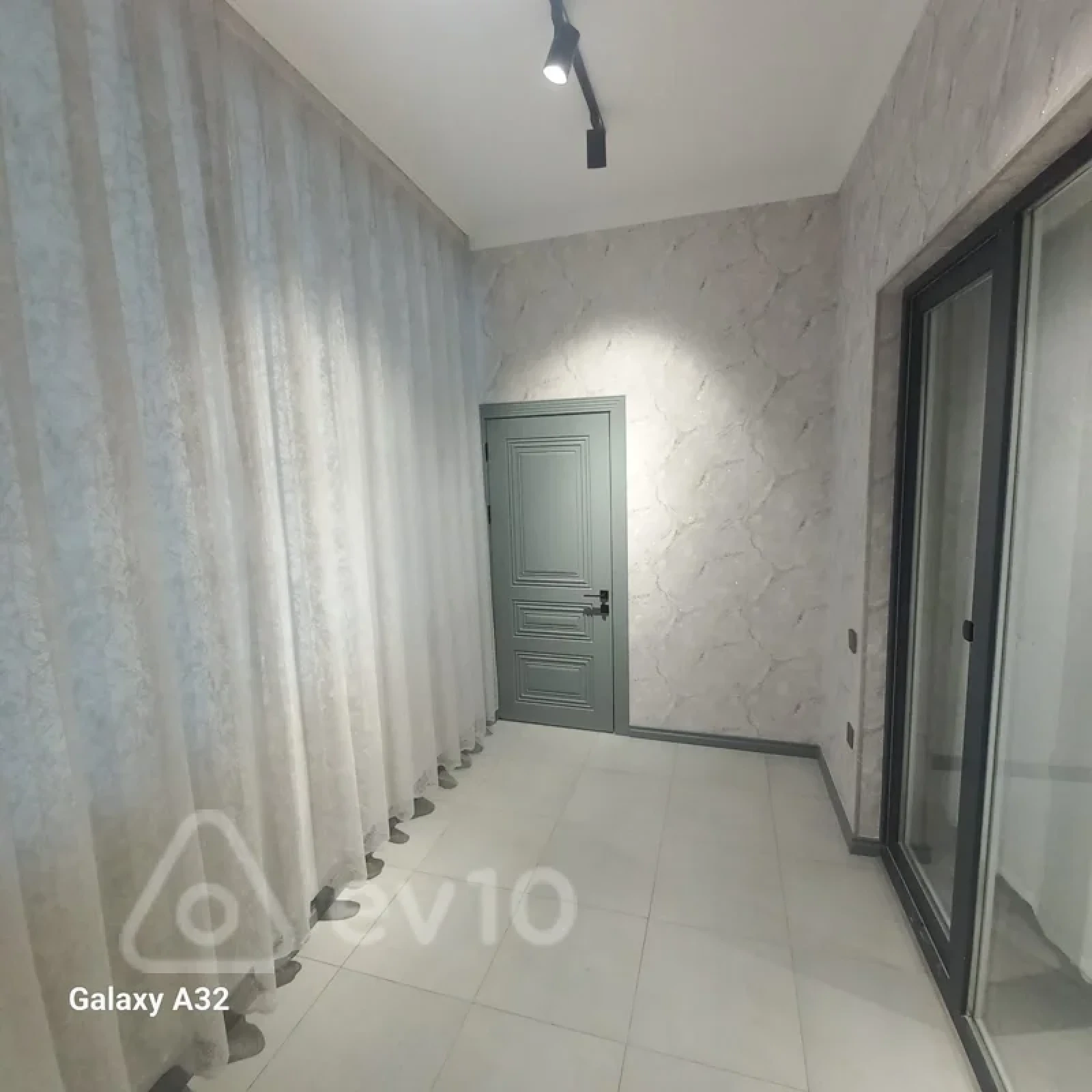 Kirayə verilir 3 otaqlı yeni tikili 90 m²