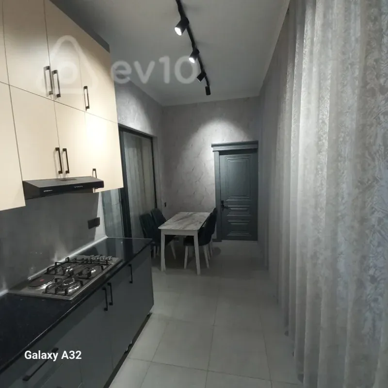 Kirayə verilir 3 otaqlı yeni tikili 90 m²