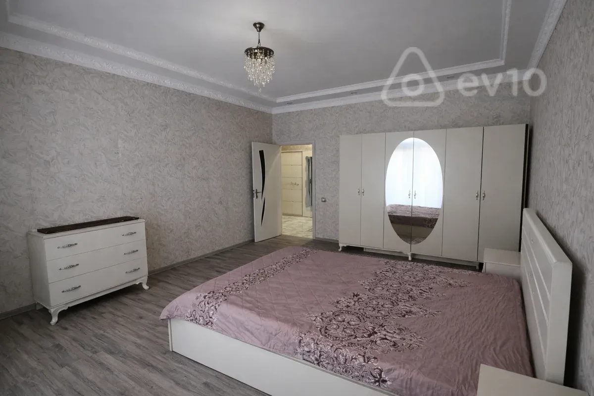 Kirayə verilir 2 otaqlı yeni tikili 104 m²