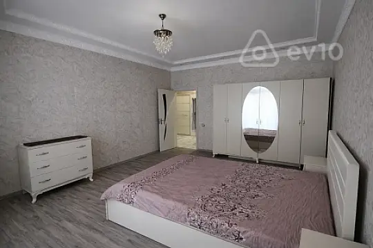 Kirayə verilir 2 otaqlı yeni tikili 104 m²