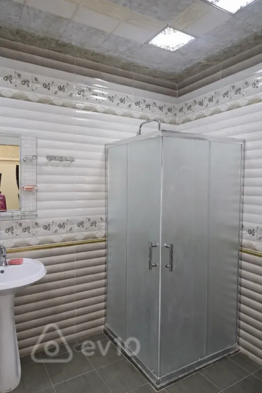 Kirayə verilir 2 otaqlı yeni tikili 104 m²