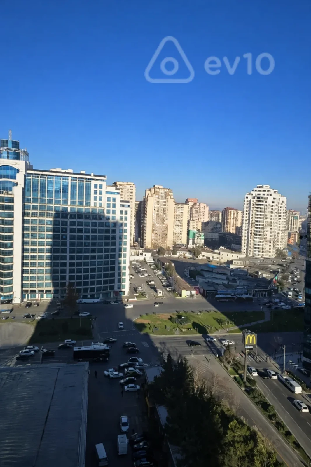 Kirayə verilir 2 otaqlı yeni tikili 104 m²