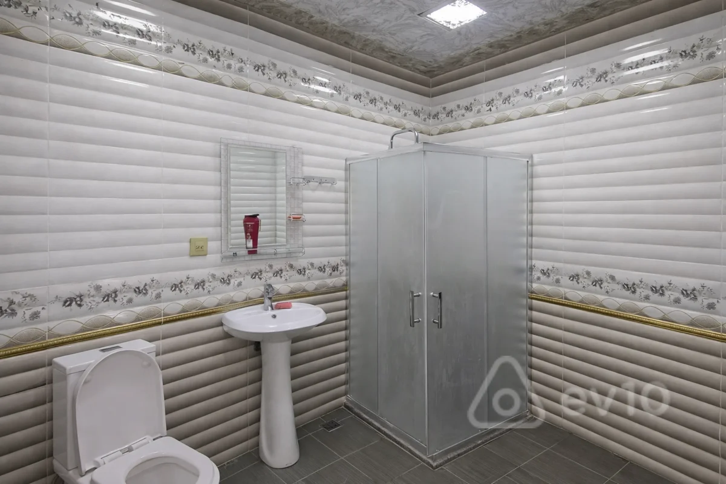 Kirayə verilir 2 otaqlı yeni tikili 104 m²