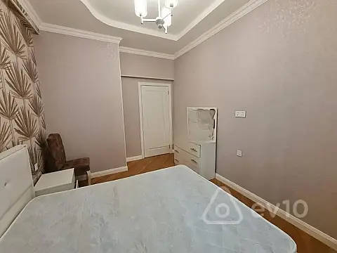 Kirayə verilir 2 otaqlı yeni tikili 60 m²