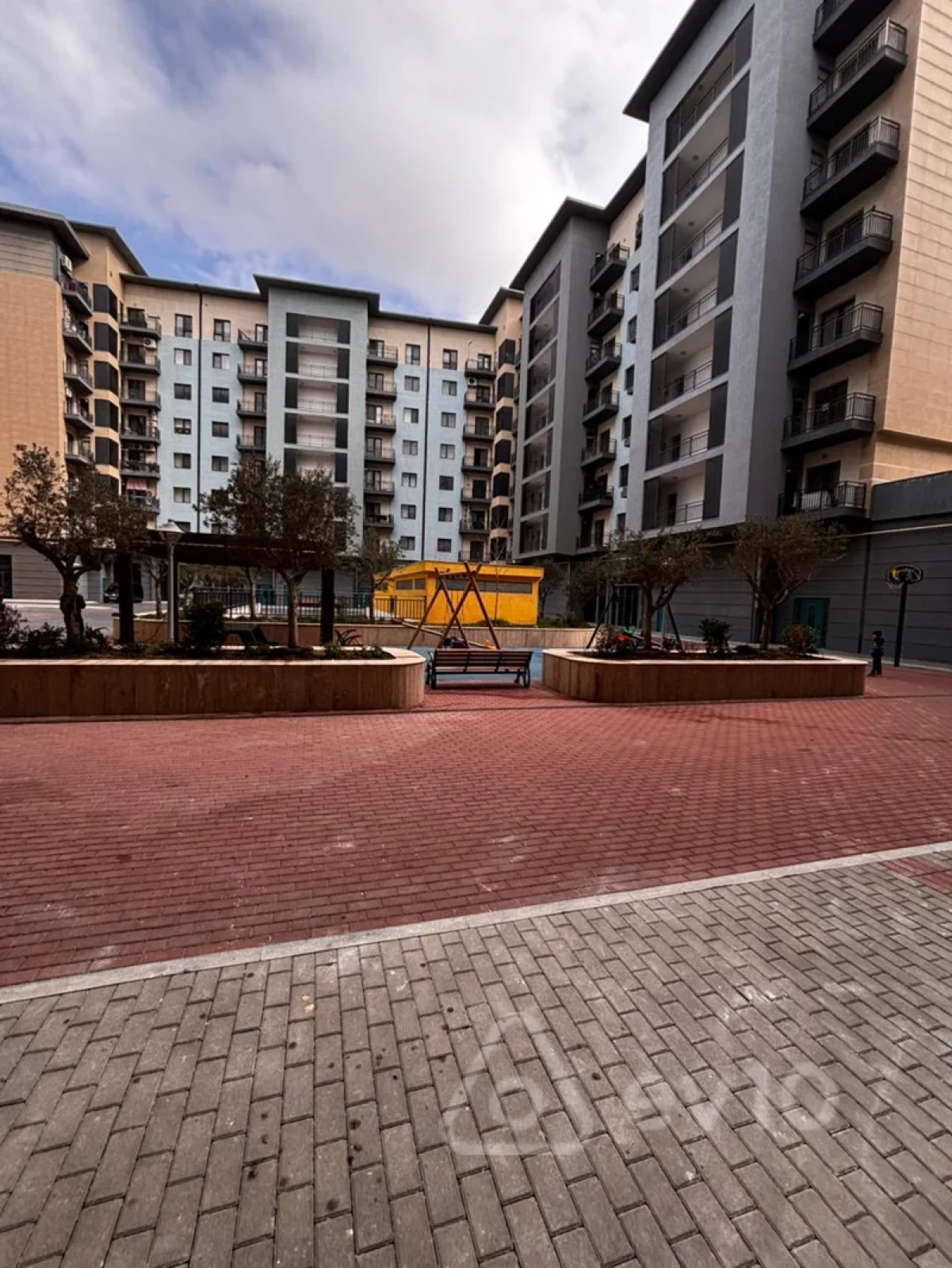 Kirayə verilir 2 otaqlı yeni tikili 85 m²