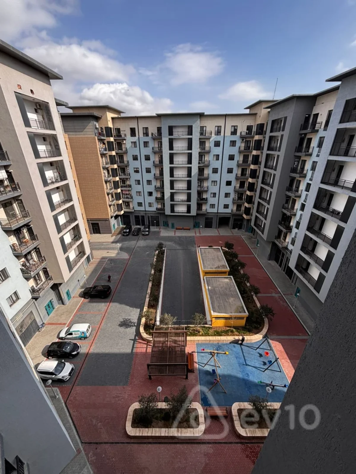 Kirayə verilir 2 otaqlı yeni tikili 85 m²