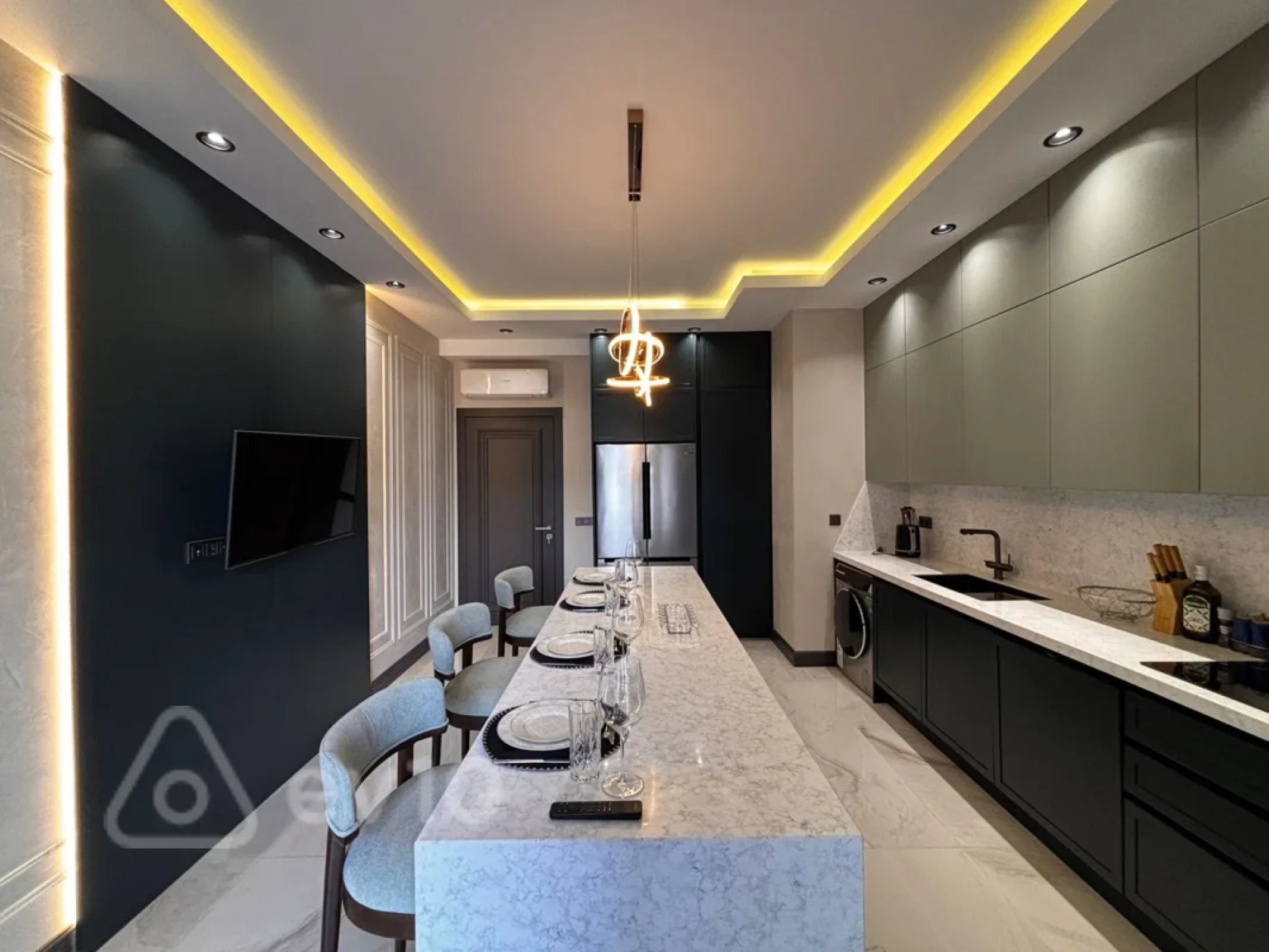 Kirayə verilir 2 otaqlı yeni tikili 85 m²